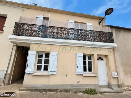 immeuble 6 pièces 80 m²