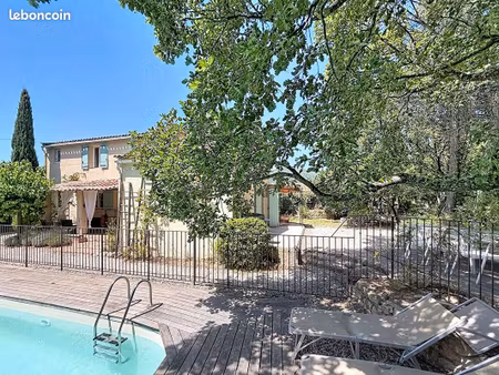 villa 6 pièces 135 m²