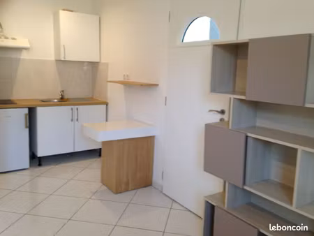 studio récent meublé cœur de ville orsay 20 m²