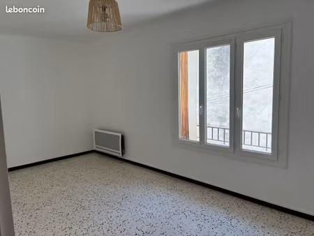appartement 3 pièces - 60 m2 - centre arles sur tech