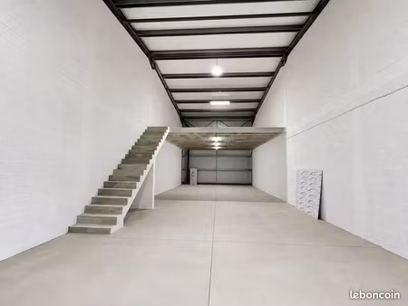 hangar à louer