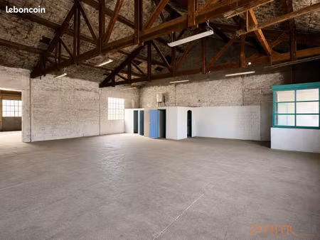 local 310 m² grigny
