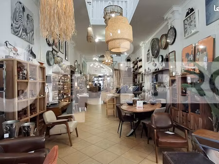local commercial 276 m²