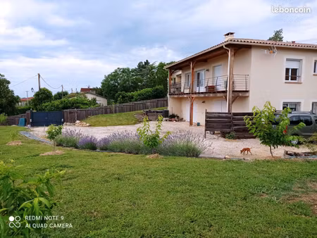 maison de village très confortable avec vue splendide