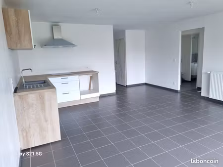 location maison individuelle de 3 pièces ( 2 chambres )  proche du puy du fou
