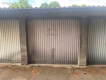garage fermé loué