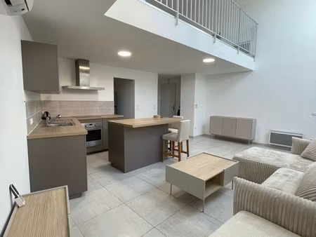 duplex meublé 70m² - centre de pélissanne