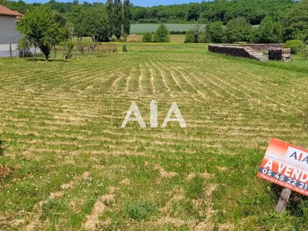 terrain 2430 m² poursac