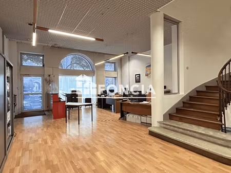 immeuble de bureaux r+2 idéalement situé à villeneuve-sur-lot