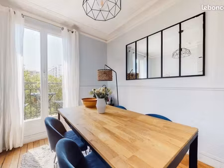 retour : duplex 3 pièces avec balcon et dépendance / secrétan bolivar