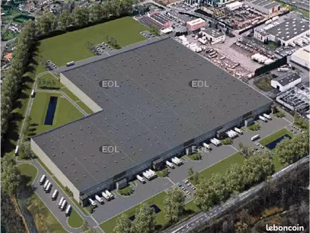 local logistique 41 992 m²