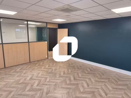 bureau 240 m²
