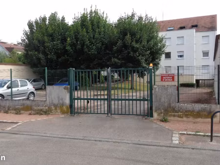 place de parking exterieur dijon proche place 30 octobre residence securisee bd de strasbo