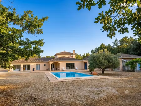 villa 8 pièces 310 m²
