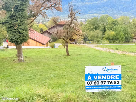 terrain constructible de 1056 m2 à vendre  coteau de marignier