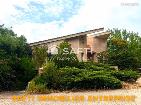 bureaux 700 m² besse-sur-issole