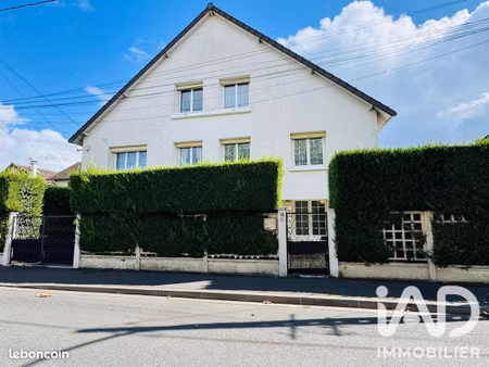 propriété 5 pièces 135 m²