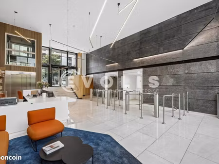 bureaux 1 072 m²