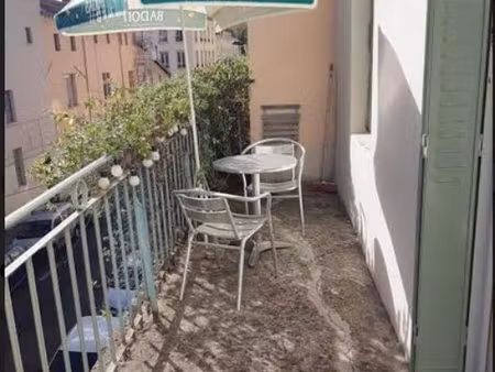 particulier loue t2 avec terrasse lyon 1er