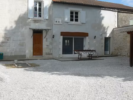 grande maison de village