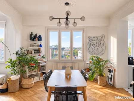 appartement traversant de 77 m²  lumineux et prestations haut de gamme