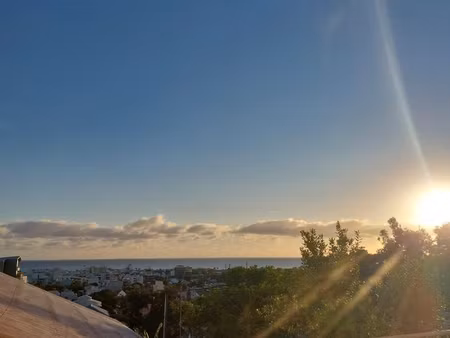 grand appartement t3 meublé vue mer  bellepierre chu