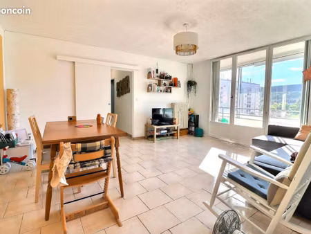 appartement 3 pièces 65 m²