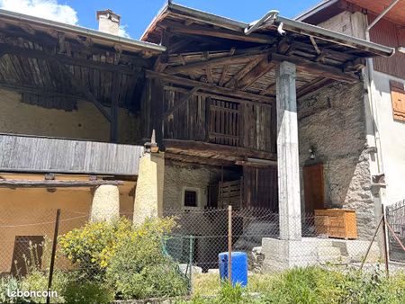 grange 2 pièces 200 m²