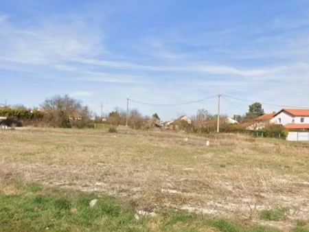 terrain 630 m² pessat villeneuve