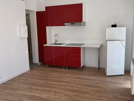 studio 23 m2 refait à neuf - 12 mn à pied de la gare rer / sncf de houilles