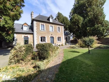 maison 9 pièces 207 m²