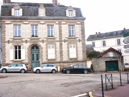 très beau t2 meublé mairie haussmannien rénové