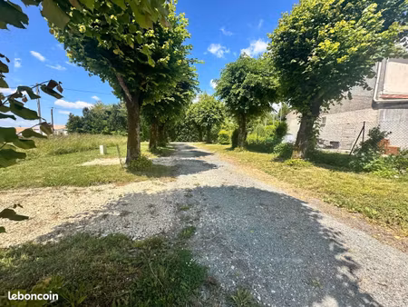 terrain 647 m² thenac