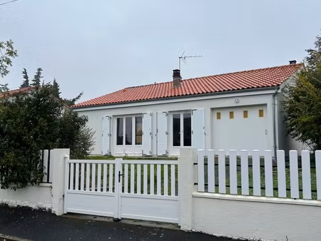 pavillon 3 chambres sainte pezenne