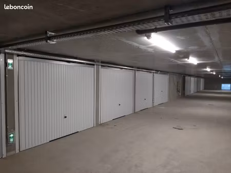 grand garage / box 17m2