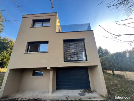 maison 6 pièces 138 m²