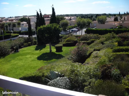cap d'agde studio meublé avec une place de parking privé