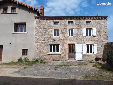 vends corps de ferme à rénover avec dépendances