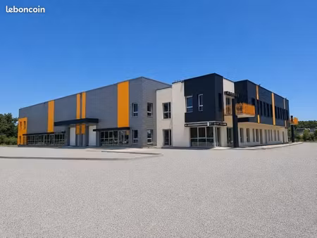 local bureaux 1 310 m²