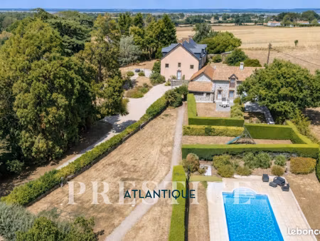 maison 12 pièces 318 m²