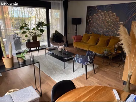 t3 terrasse/parking/bien situé