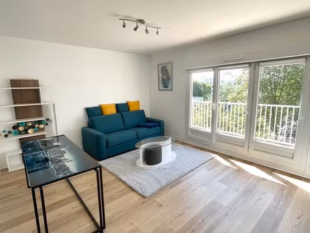 t2 meublé 44 7 m² - dernier étage - balcon - calme & lumineux