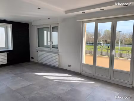 a louer duplex lumineux calme terrasse