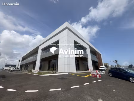 local commercial 326 m² baie-mahault