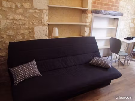 location studio meublé