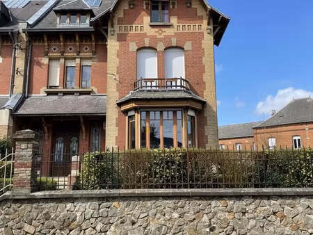 maison 9 pièces 165 m²