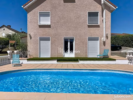 maison 7 pièces 218 m²