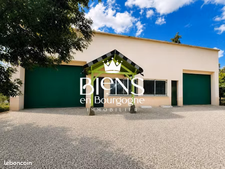 exclusif beaune entrepot de 200 m² sur 4000 m² de terrain clos