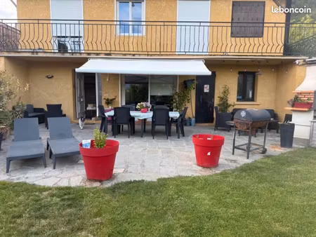 ? maison familiale 114 m² - terrain 1100 m² - garage 50 m² - piscine