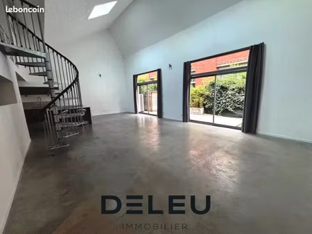loft/atelier/surface 4 pièces 124 m²